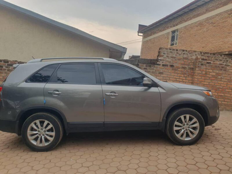 Kia sorento 2012 car for rent