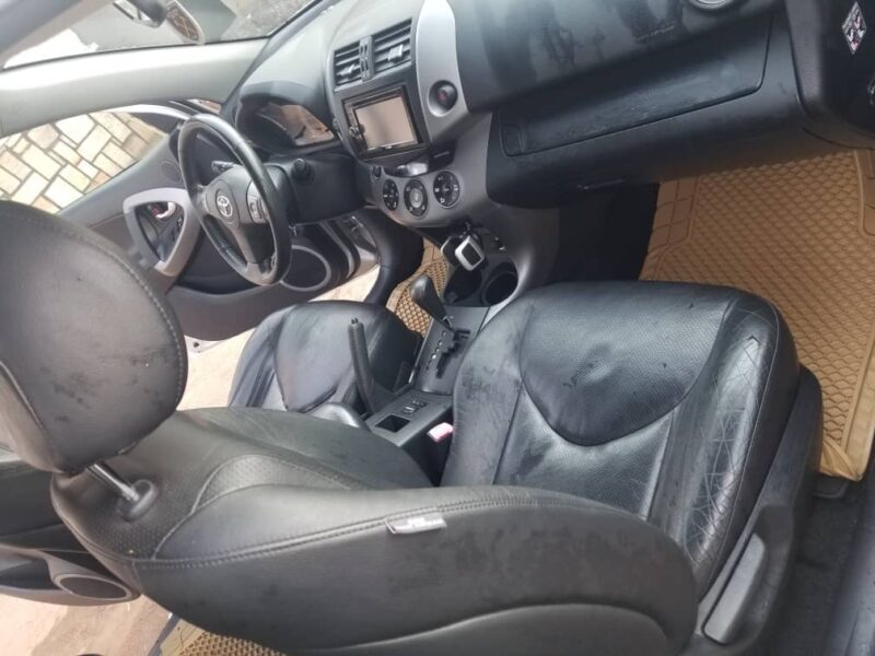 Toyota rava4 automatic