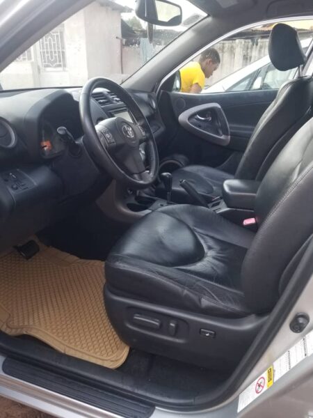 Toyota rava4 automatic
