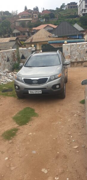 KIA SORENTO FOR RENT