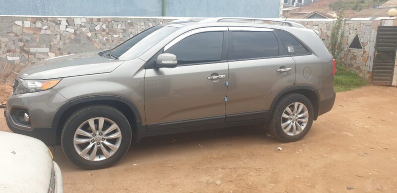 KIA SORENTO FOR RENT