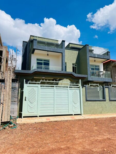 Beautiful house for rent karembure kicukiro