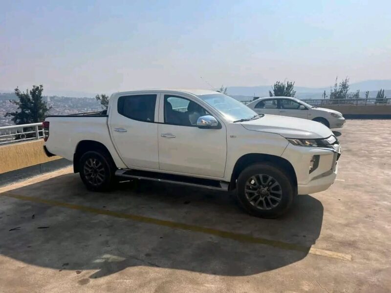 Mitsubishi pickup 2022 for sale