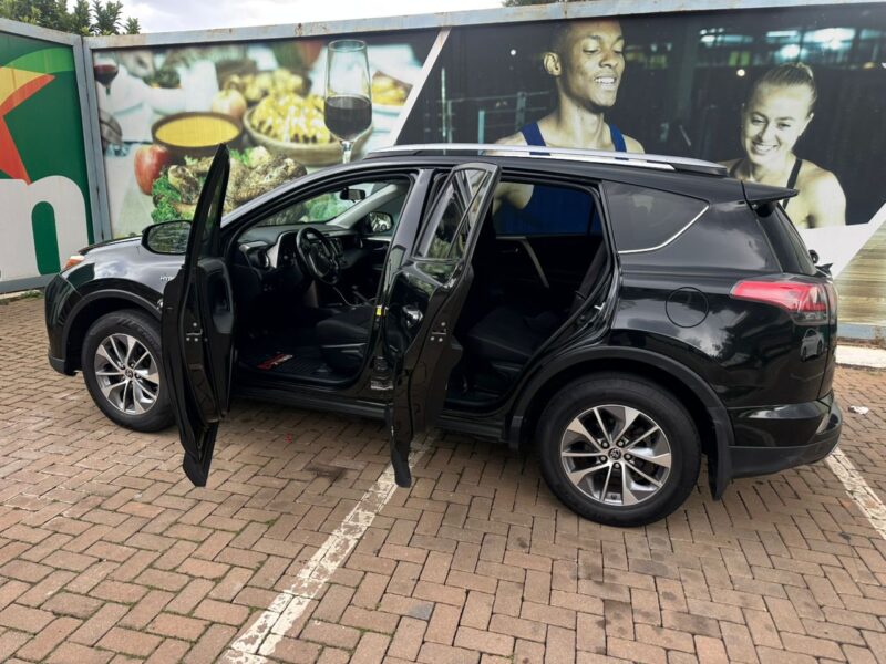 TOYOTA RAVA HYBRID 2018 FOR SALE