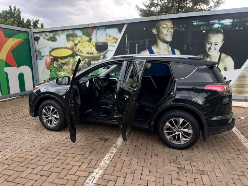 TOYOTA RAVA HYBRID 2018 FOR SALE