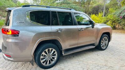 Toyota V8 automatic 2023