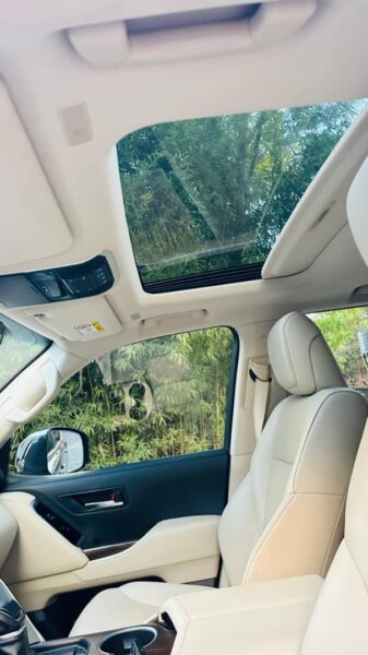 Toyota V8 automatic 2023