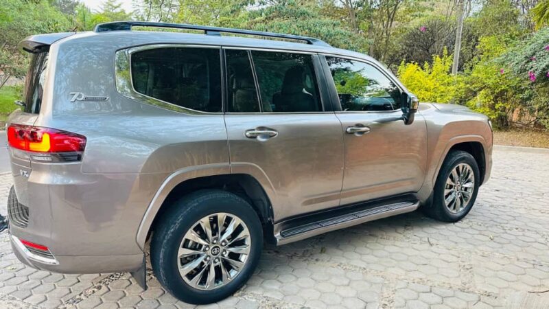 Toyota V8 automatic 2023