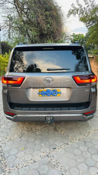 Toyota V8 automatic 2023