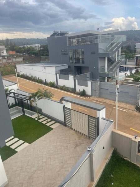 Kinyinya beautiful villa for sale