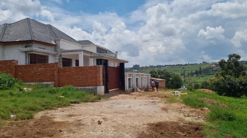 Kicukiro kagarama muyange plot for sale