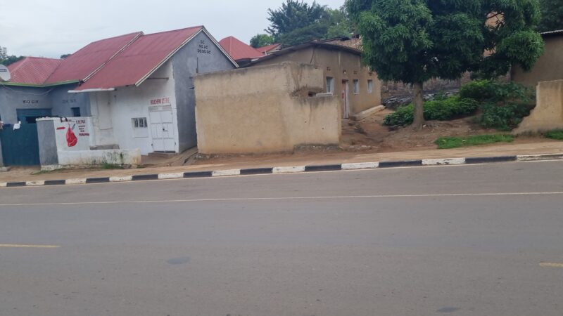 Niboyi old house for sale at main road