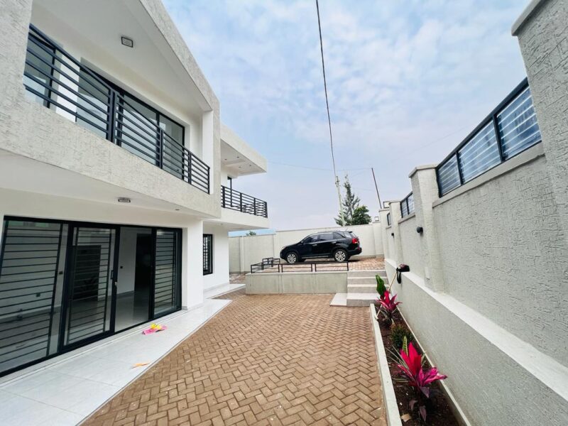 Kicukiro kagarama muyange house for sale