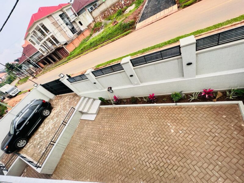 Kicukiro kagarama muyange house for sale