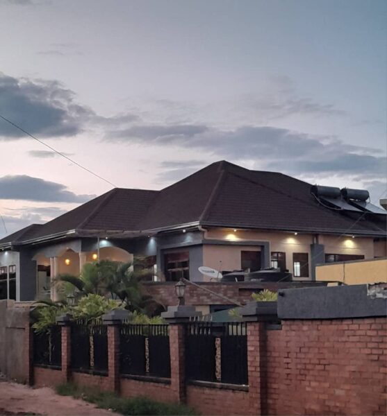 Rebero house for rent 8bedrooms