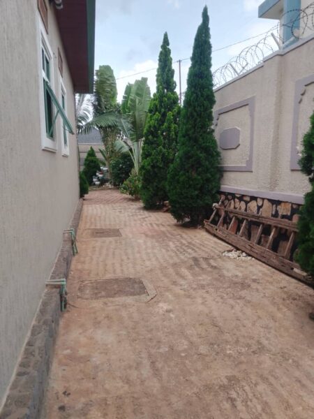 Masaka House for sale near CHIK
