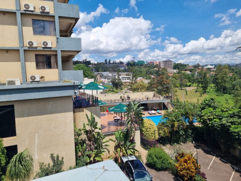 Nyarutarama hotel for sale