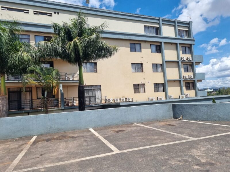 Nyarutarama hotel for sale