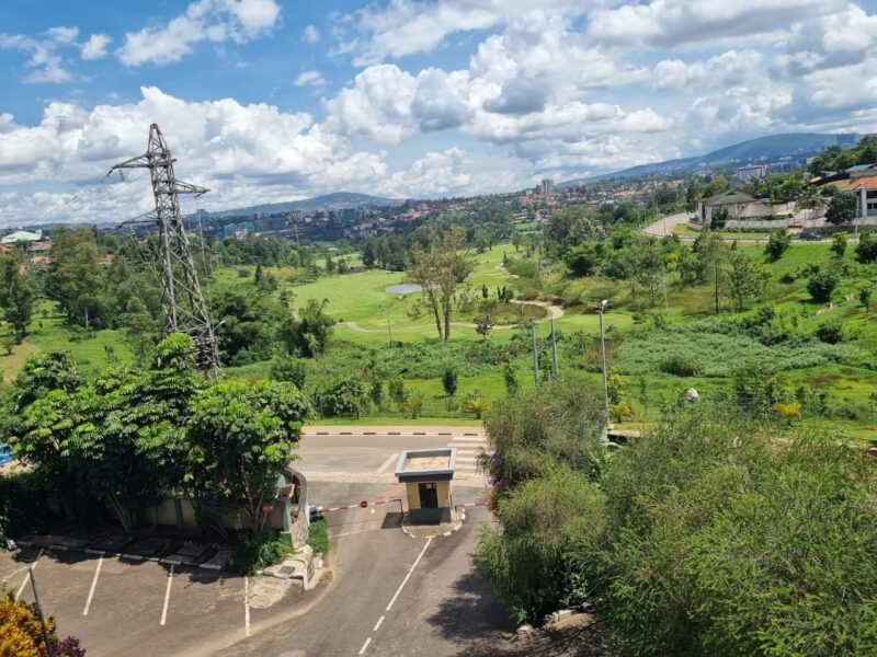 Nyarutarama hotel for sale