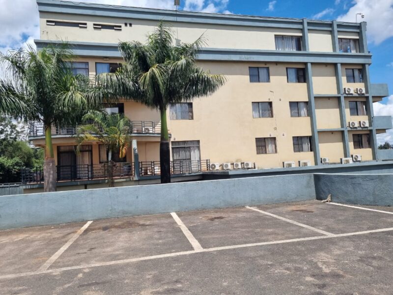 Nyarutarama hotel for sale