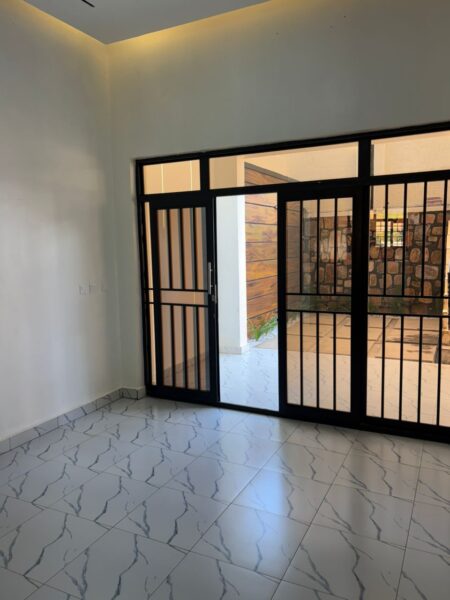 Kicukiro kagarama muyange house for sale