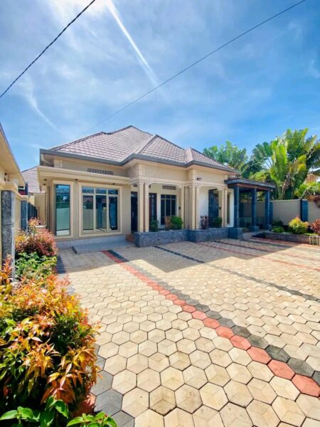 Kicukiro kagarama house for rent