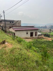 Ruyenzi kamonyi rugazi house for sale