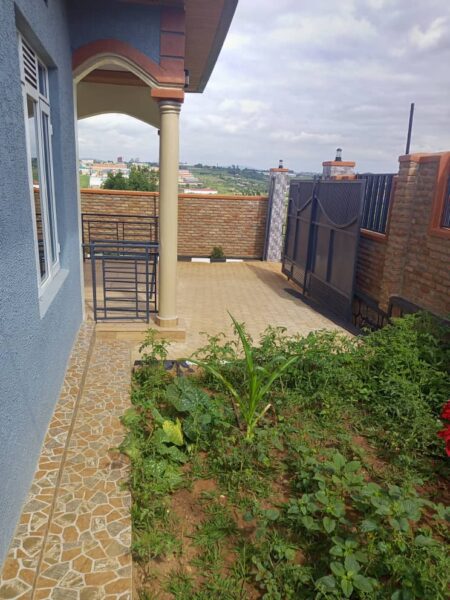 Ndera house for sale 70m