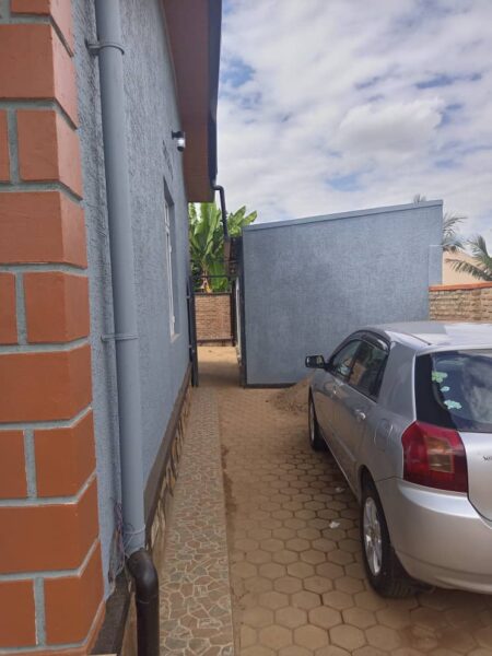 Ndera house for sale 70m