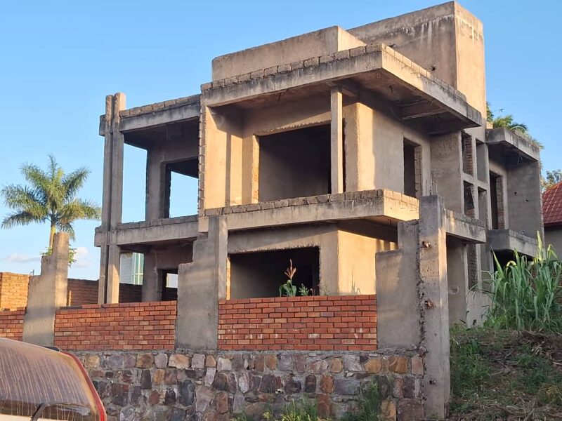 Ruyenzi unfinished house for sale