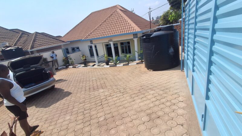 House for sale kanombe Gasaraba