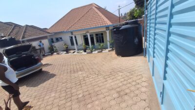 House for sale kanombe Gasaraba