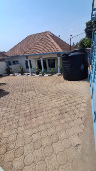 House for sale kanombe Gasaraba
