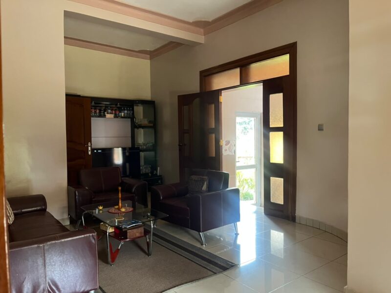nyarutarama beautiful house for sale
