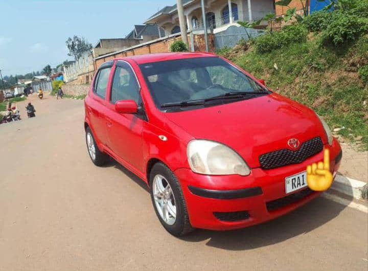TOYOTA YARIS MANUEL