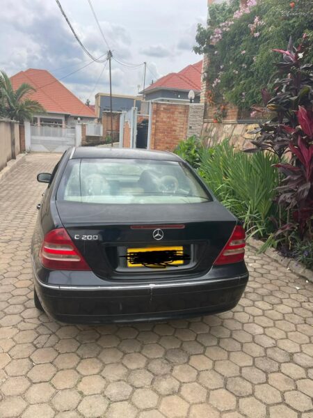 MERCEDES BENZ C200