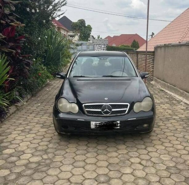 MERCEDES BENZ C200