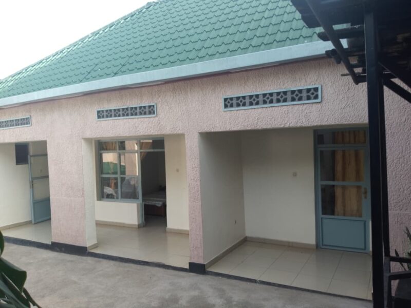 Muhanga business house for sale