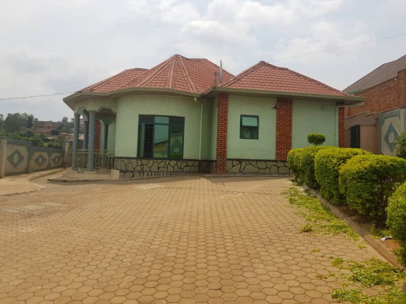 HOUSE FOR SALE GISOZI