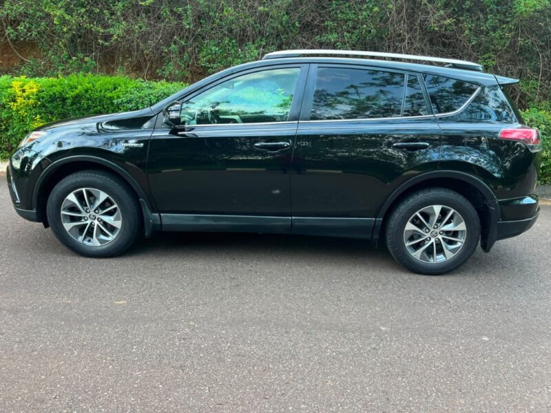 TOYOTA RAV4 AUTO HYBRID