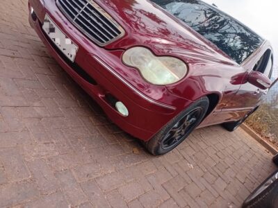 MERCEDES BENZ C200