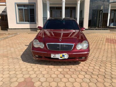 MERCEDES BENZ C200