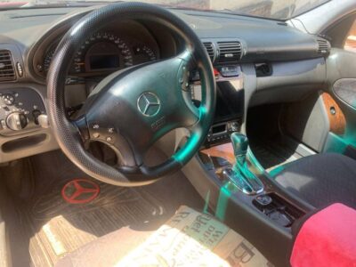 MERCEDES BENZ C200