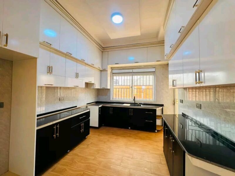 NICE HOUSE FOR SALE