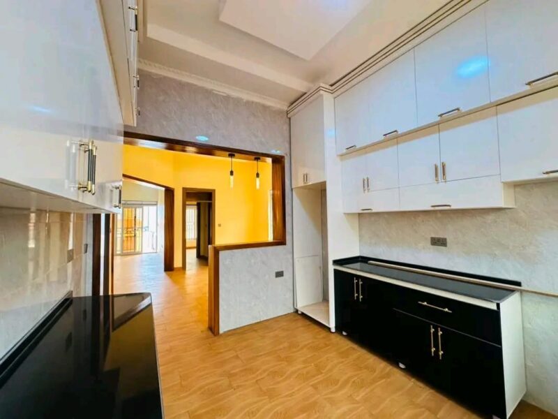 NICE HOUSE FOR SALE