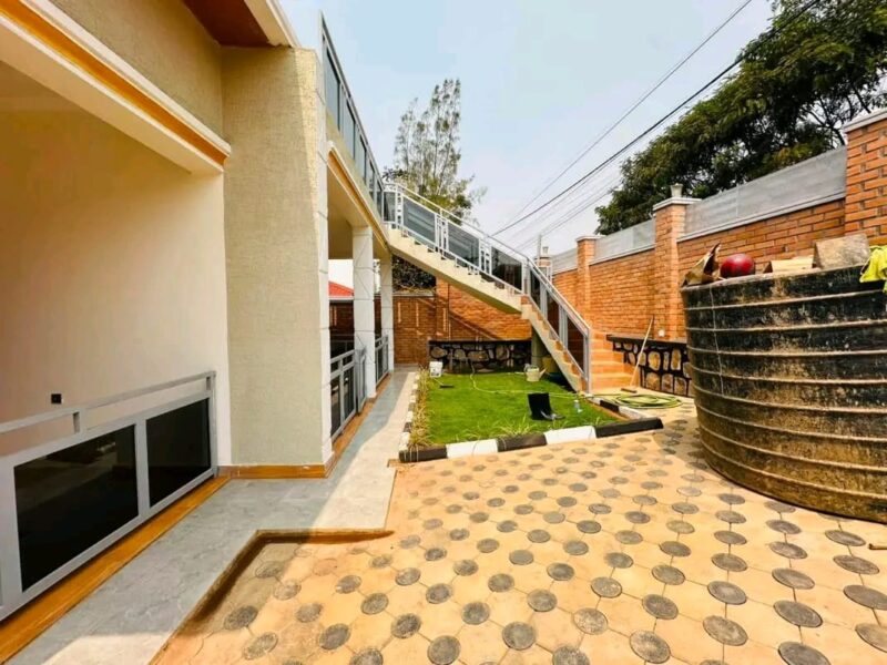 NICE HOUSE FOR SALE